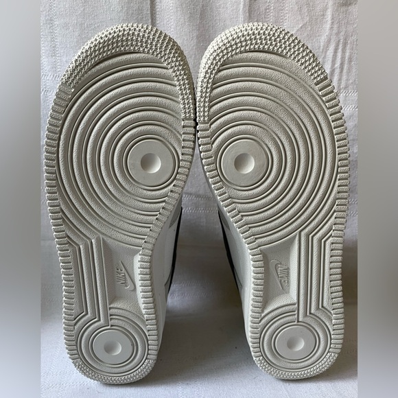 Nike Air Force 1 Premium Low Light Bone Cargo Khaki Women's Size 9 FV3628-031 - Picture 5 of 10